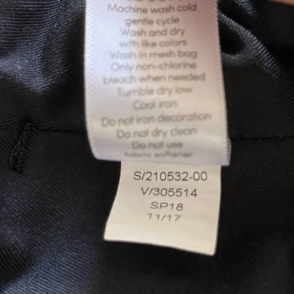 Athleta Women's Laser Run Black Lightweight Waterproof Tennis Activewear Skort M - Picture 9 of 9